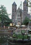 801440 Afbeelding van het slaan van damwanden bij het Willemsplantsoen te Utrecht, tijdens de aanleg van de spuikoker ...